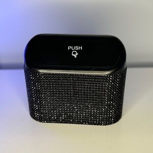 Car garbage can with lid